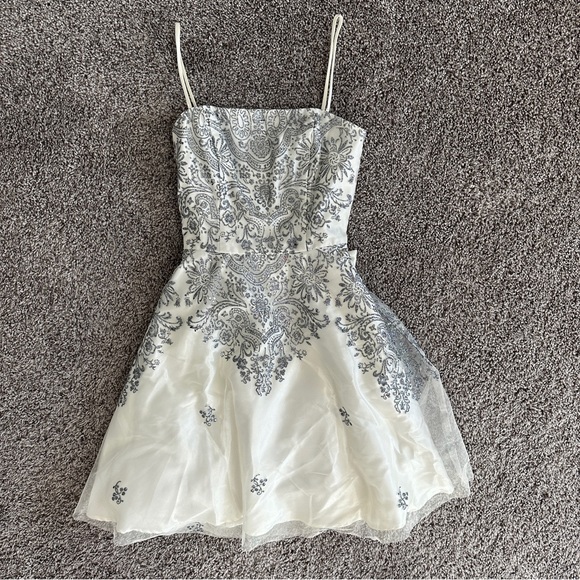 Masquerade Semi Formal Mini Dress - Picture 3 of 7